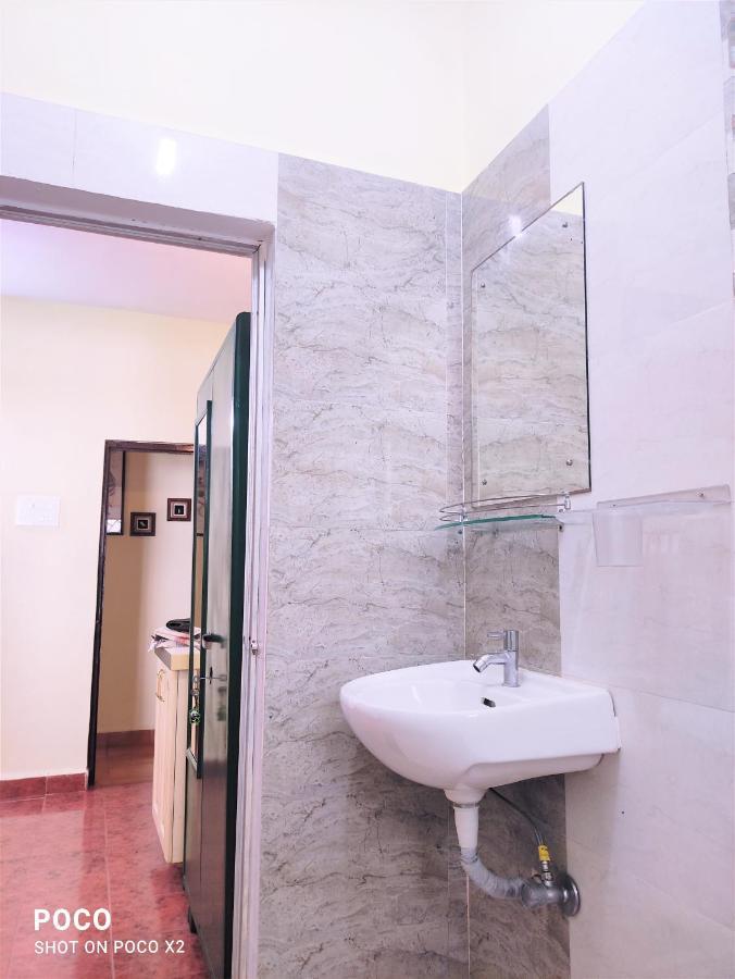 Monte Villa Guest House แคนโดลิม ภายนอก รูปภาพ